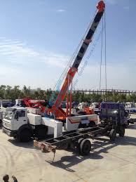 Alquiler de Camión Grúa / Grúa Automática Freightliner/Effer, Capacidad 12 Tons a 2 mts. Boom extendido verticalmente 14,4 mts 1.540 kilos. en Chile Chico, Aisén del General Carlos Ibáñez del Campo, Chile